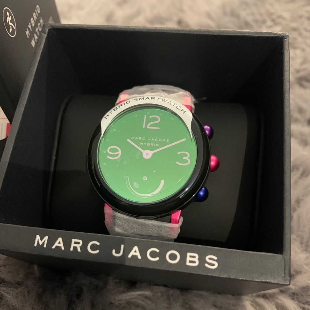 NIB Marc Jacobs hybrids watch